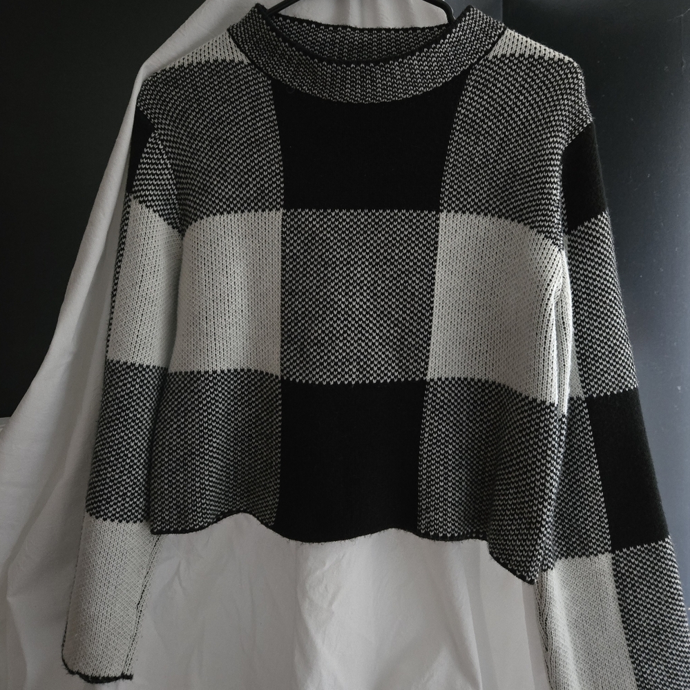 Shein Cropped Checkered Black and White Crochet Sweater Size S - Picture 2 of 6